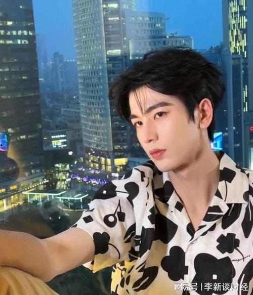 扒叔爆料张凌赫视频大全,张凌赫视频大全，精彩瞬间一网打尽